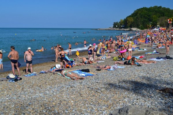 Пляж в поселке Вардане Сочи