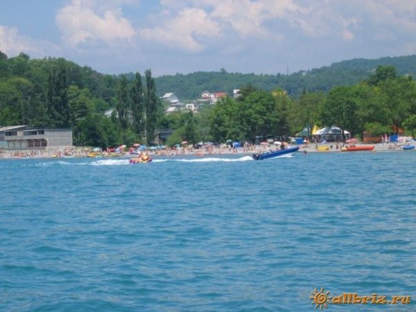 Море в поселке Вардане