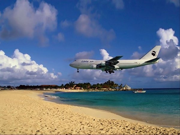 Самолет над океаном