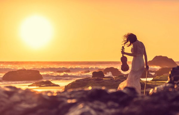 Рояль и море