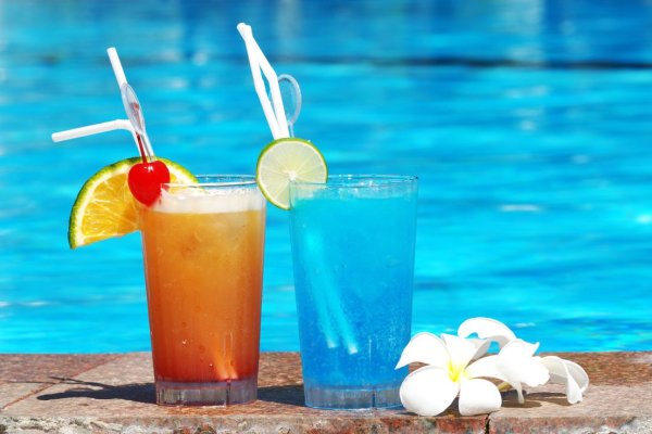 Коктейль на море