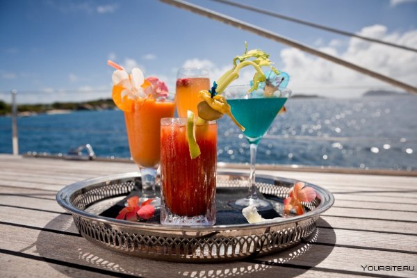 Коктейль на море