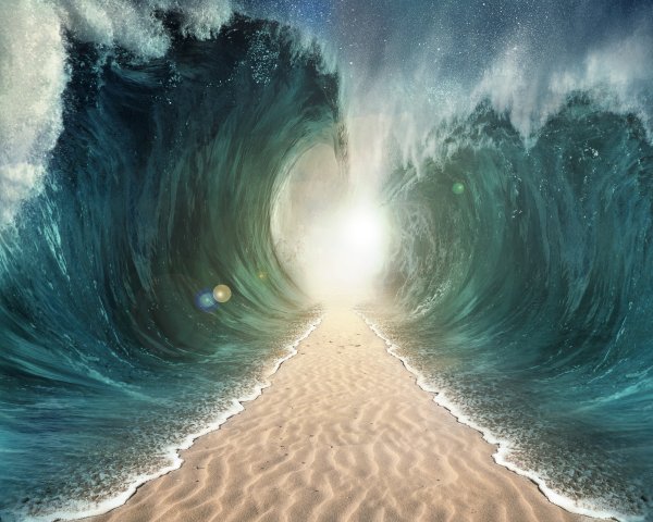 Море расступилось