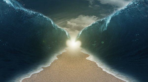 Волны расступаются