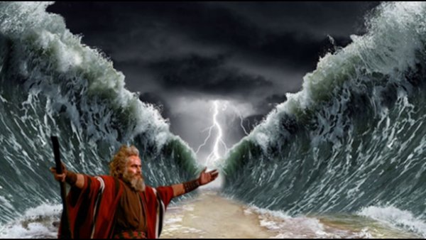 Моисей перед морем