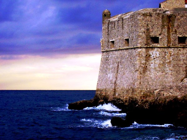 Крепость у моря