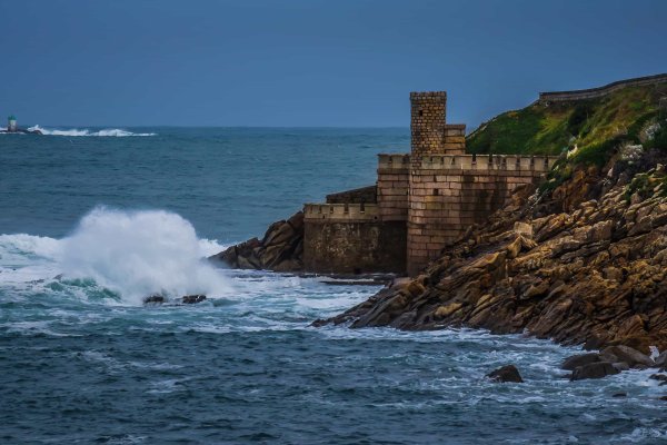 Волнорезы в Испании
