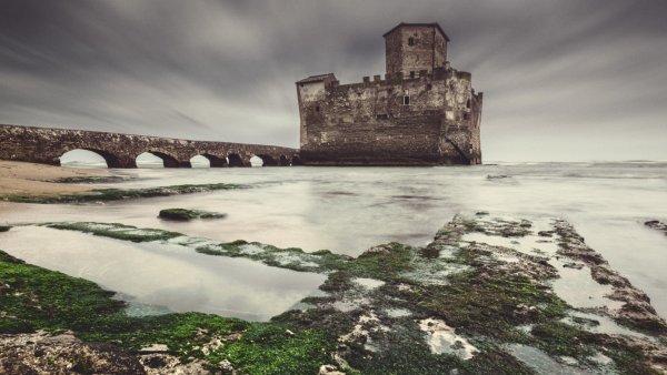 Крепость у моря