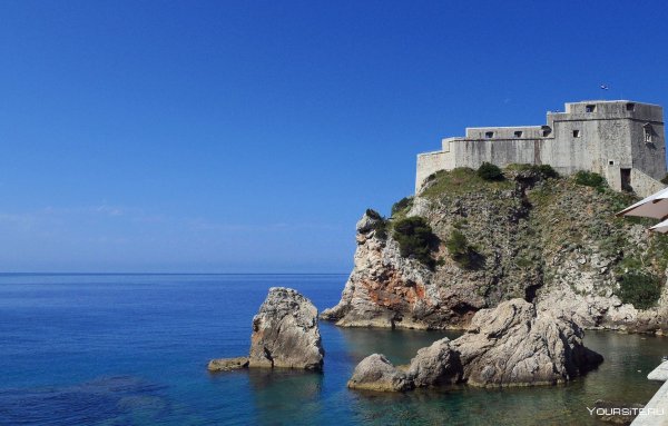 Крепость Испания на берегу моря в МЕЛЬГРАД