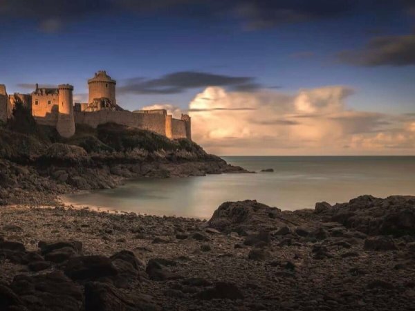 Крепость Испания на берегу моря в МЕЛЬГРАД