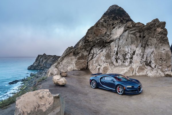 Bugatti Chiron море