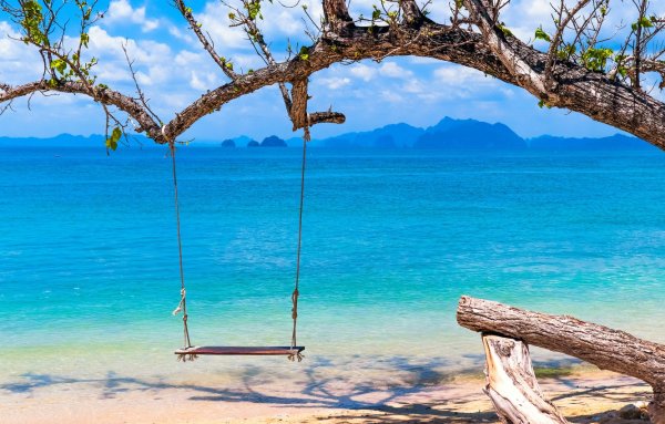 Качели над морем