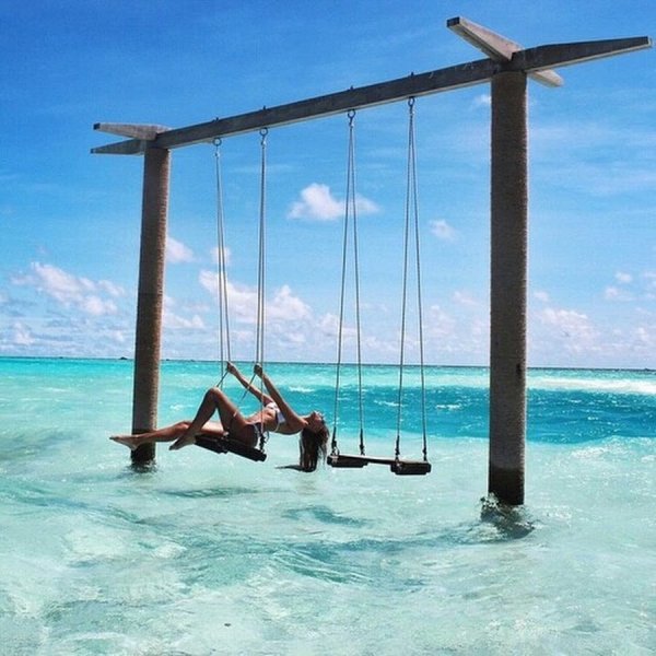 Качели в море