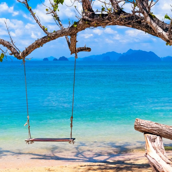 Качели над морем