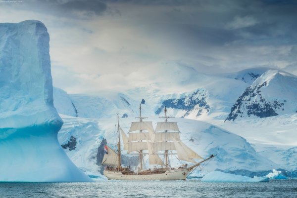 Антарктида Айсберг Парус
