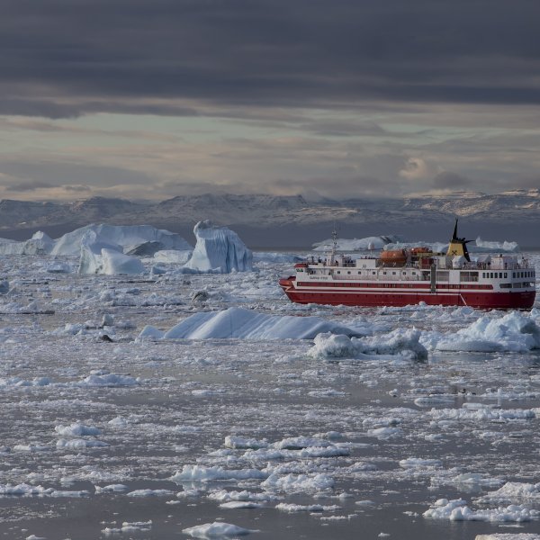 Море Лаптевых ледокол