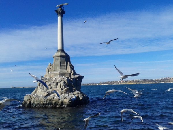 Памятник затонувшим кораблям в Севастополе