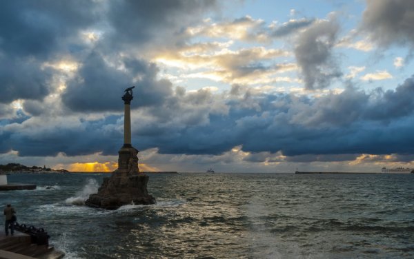 Севастополь на рассвете и закате