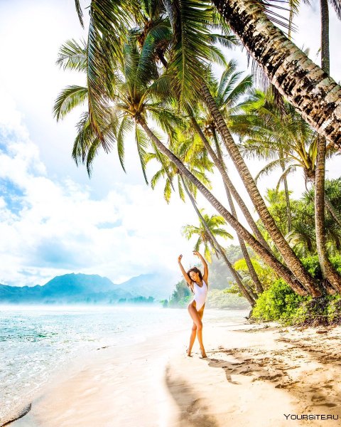 Море пальмы девушка