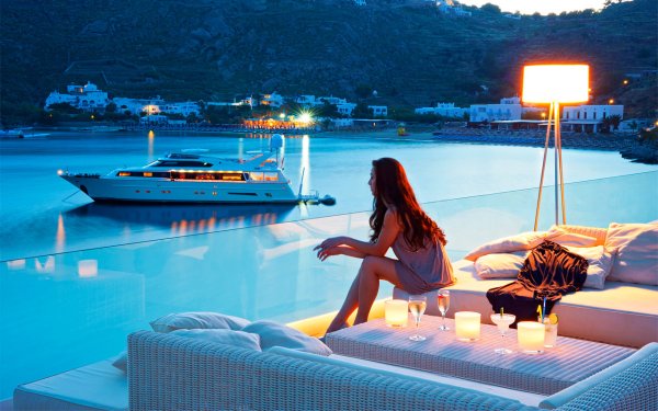 Атрибуты роскошной жизни