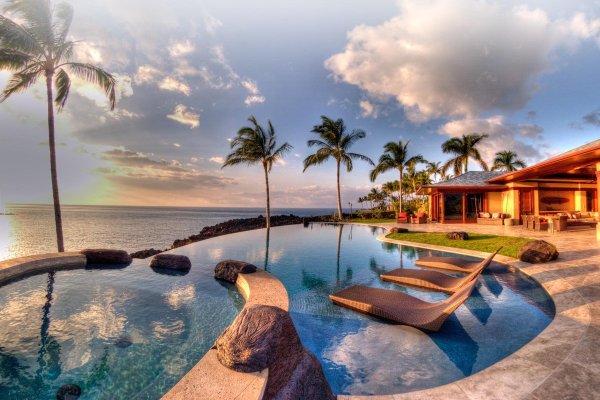 Атрибуты богатой жизни