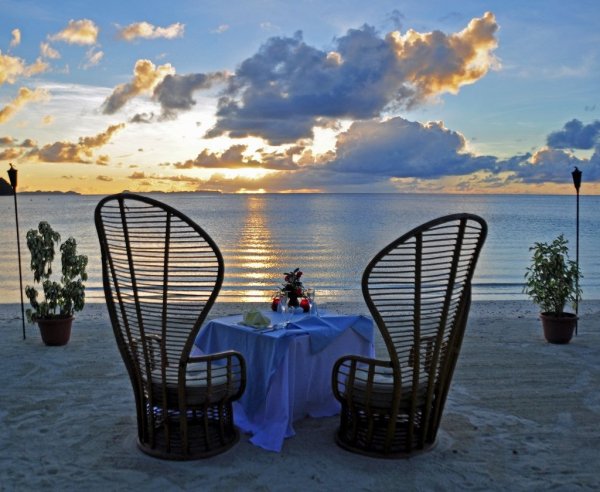 Обед с видом на море