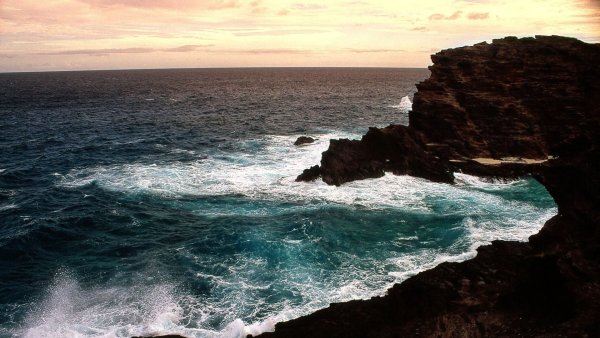 Океан и скалы