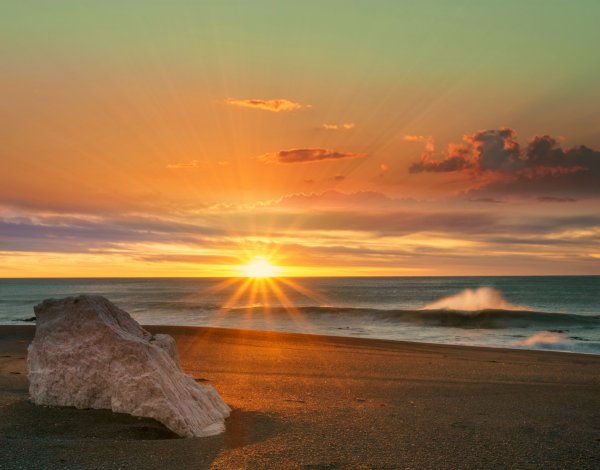 Рассвет на море