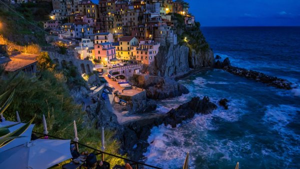 Италия Скалистый берег город