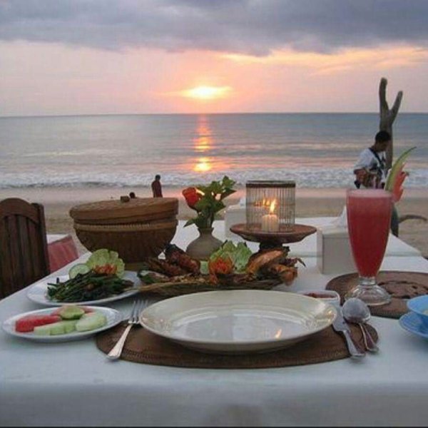 Ужин на берегу океана