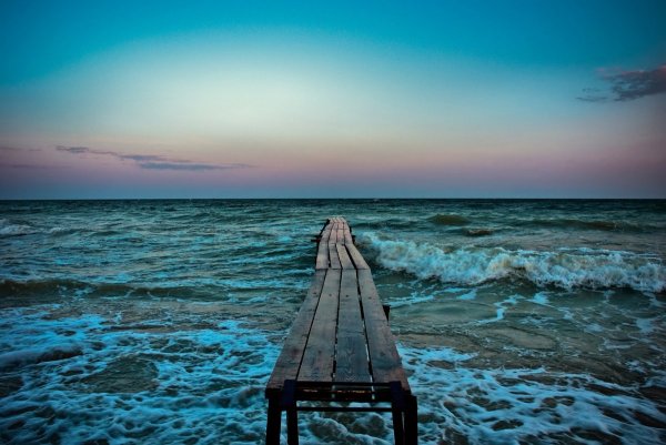 Грустный берег моря