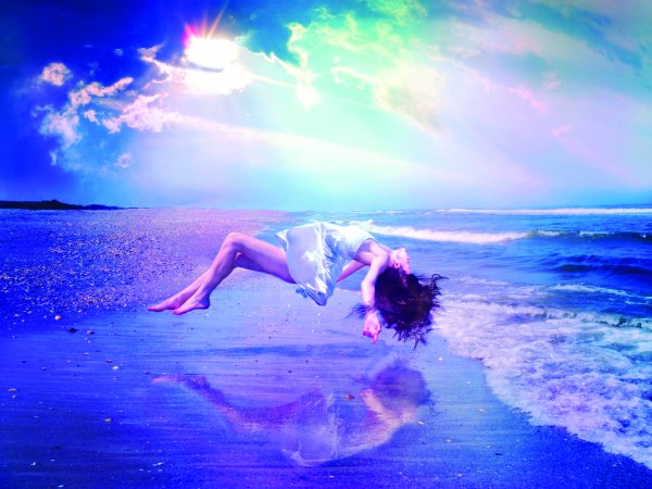 Человек на поверхности воды