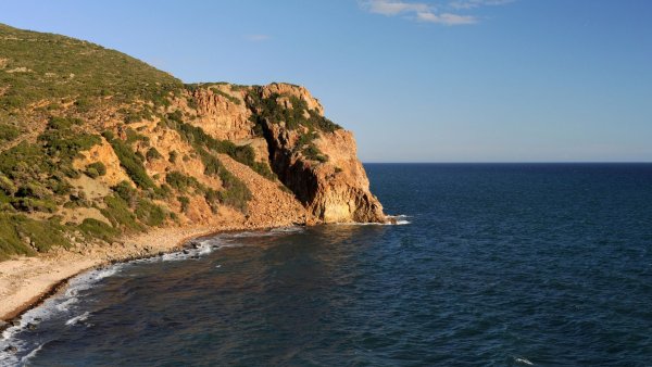 Крым обрывистый берег