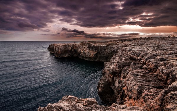 Океан и скалы