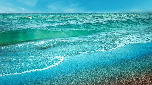 Голубое море