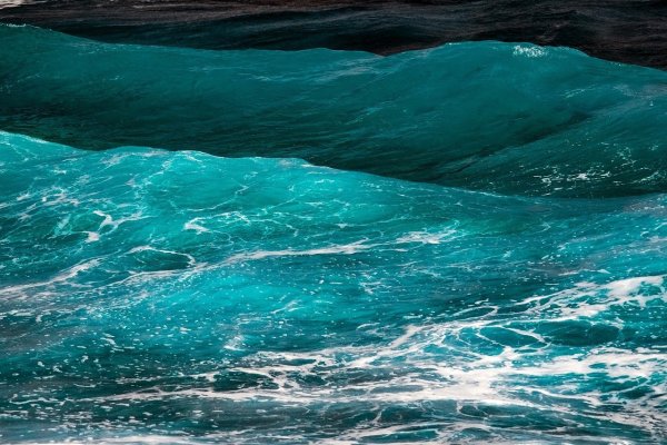 Голубое море