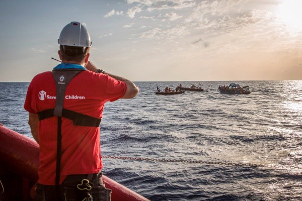 Пляжный спасатель рисунок