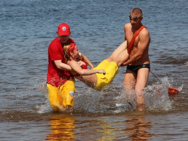 Спасатель на пляже