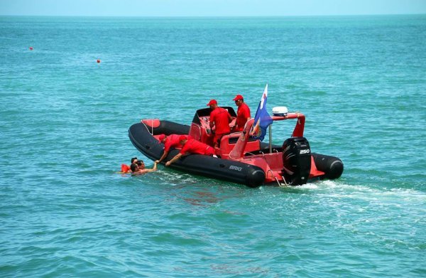 Спасатели Малибу / Baywatch