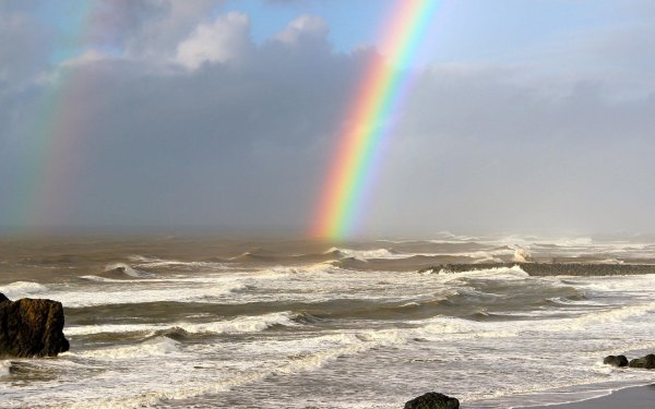 Радужное море