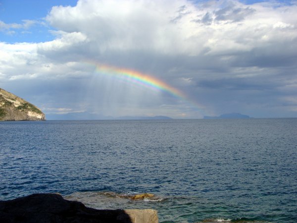 Радужное море