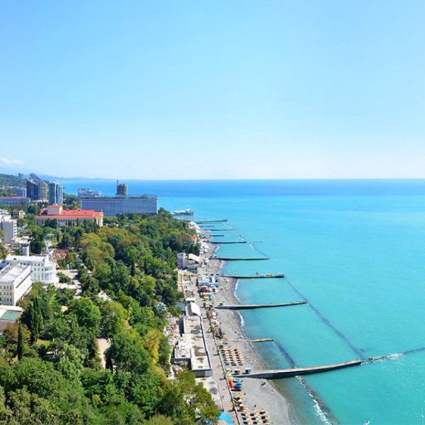 Лазаревское берег