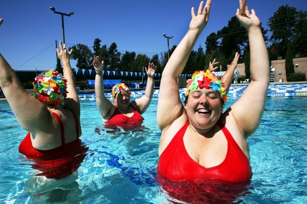 Жирные на пляже