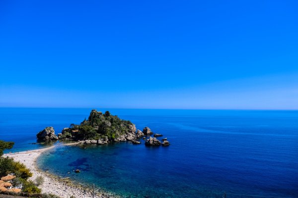 Зелено голубое море