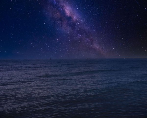 Ночное небо над морем