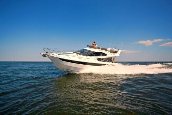 Galeon 800 Fly