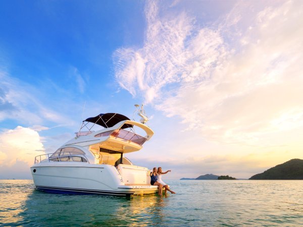 Парусные яхты на Босфоре