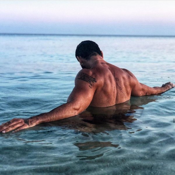 Пляжные модели мужчины