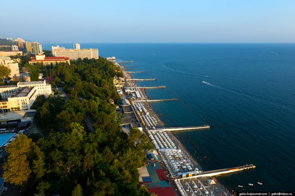 Черное море и горы Сочи