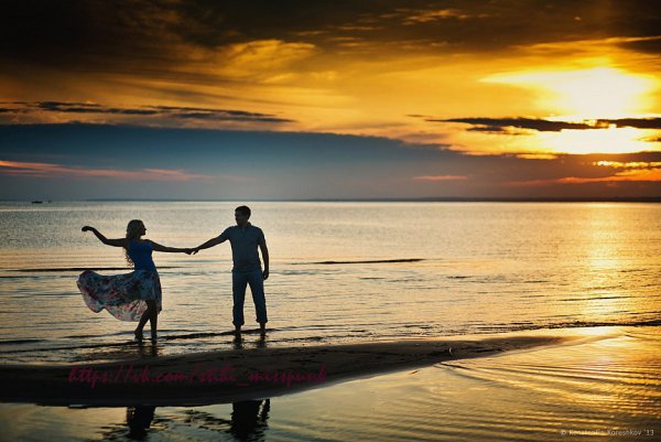 Влюбленные на закате